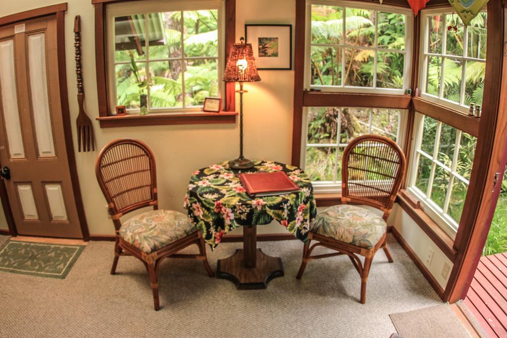 Ferny Hollow: Romantic Rainforest Cottage Volcano Exterior foto